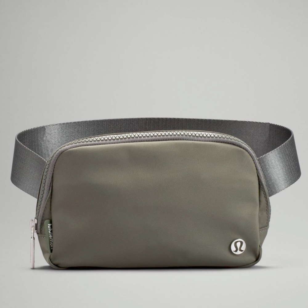 Lululemon Everywhere Belt Bag Grey Sage NWT